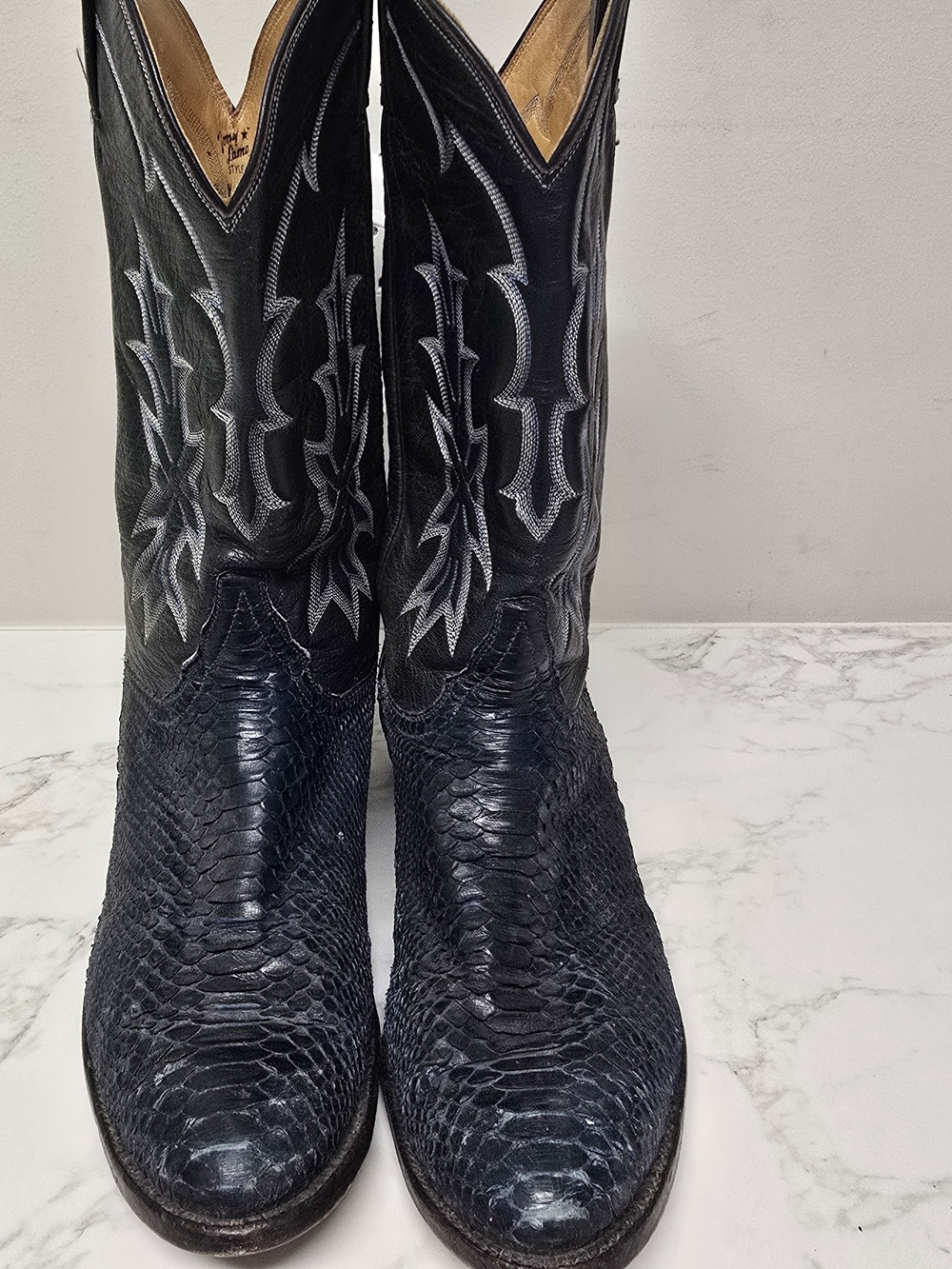 Tony Lama Vtg. Leather and Snake Blue Western Boot with Embroidery 9.5B
